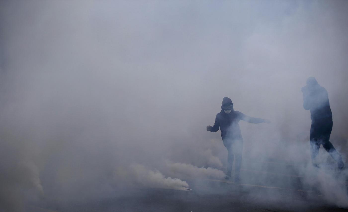Francia, infuriano le proteste contro la legge sul lavoro