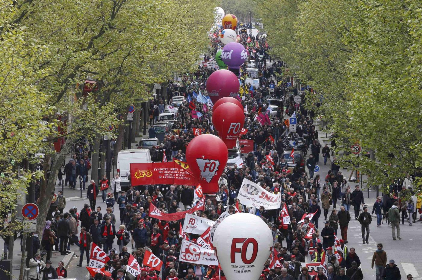 Francia, infuriano le proteste contro la legge sul lavoro