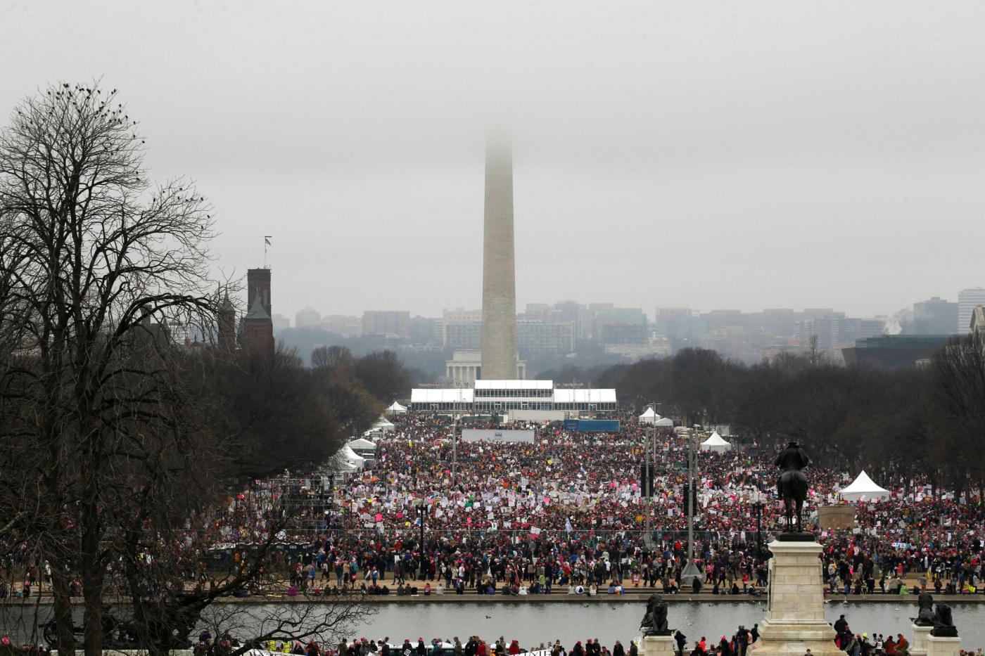 Trump, donne in marcia contro il presidente a Washington