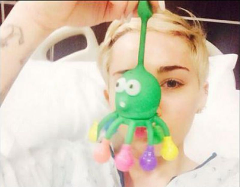 Miley Cyrus in ospedale: nuovo stop per il Bangerz Tour 2014