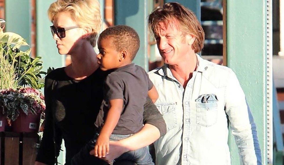Charlize Theron e Sean Penn con il figlio di lei