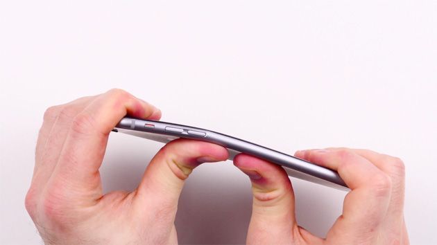 iPhone 6 si piega e si deforma: lo scandalo bendgate