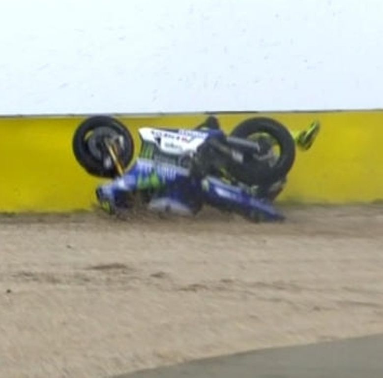 MotoGP Aragon 2014, gara: Lorenzo vince, Valentino Rossi brutta caduta