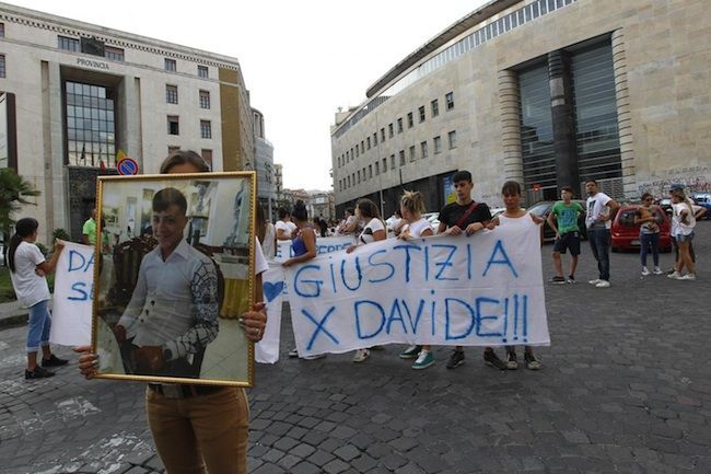 Ucciso dai Carabinieri a Napoli: i funerali di Davide Bifolco
