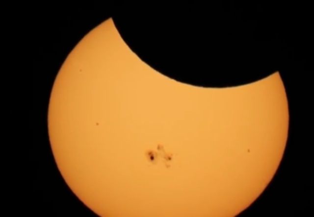 Eclissi parziale di Sole in Nord America: le immagini spettacolari