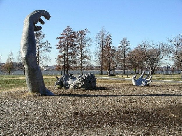 Statue giganti nel mondo: le più strane