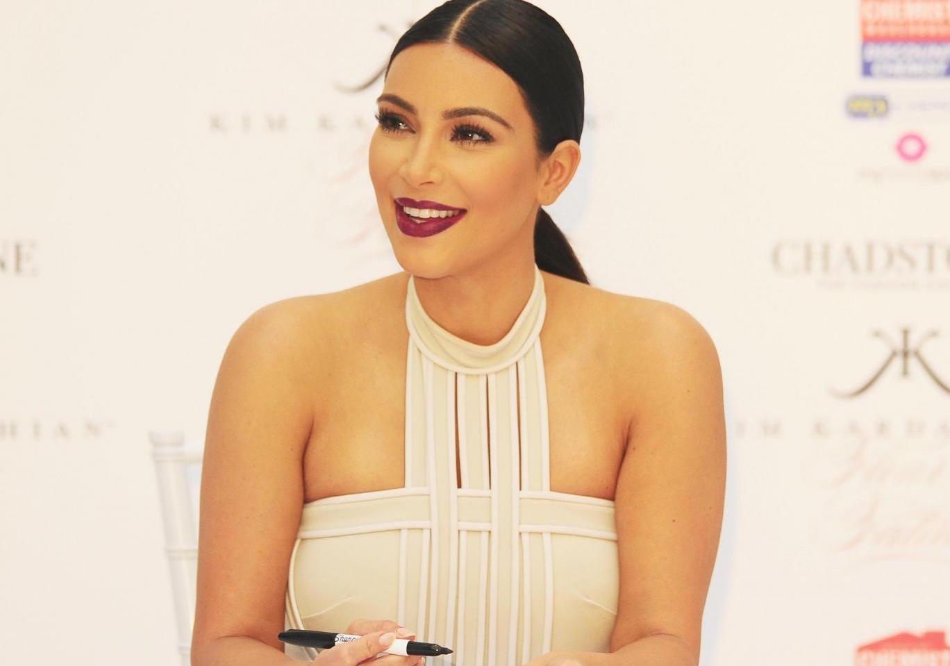 Kim Kardashian e l’adozione di una 13enne, la ragazzina rifiuta: ‘Meglio povera’
