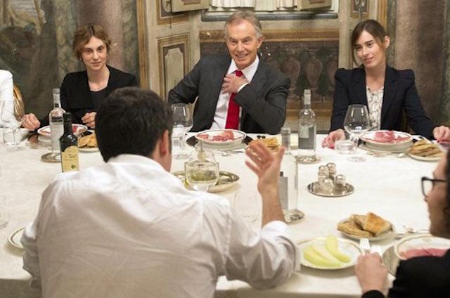 Matteo Renzi a cena con Tony Blair: pizza a Palazzo Chigi