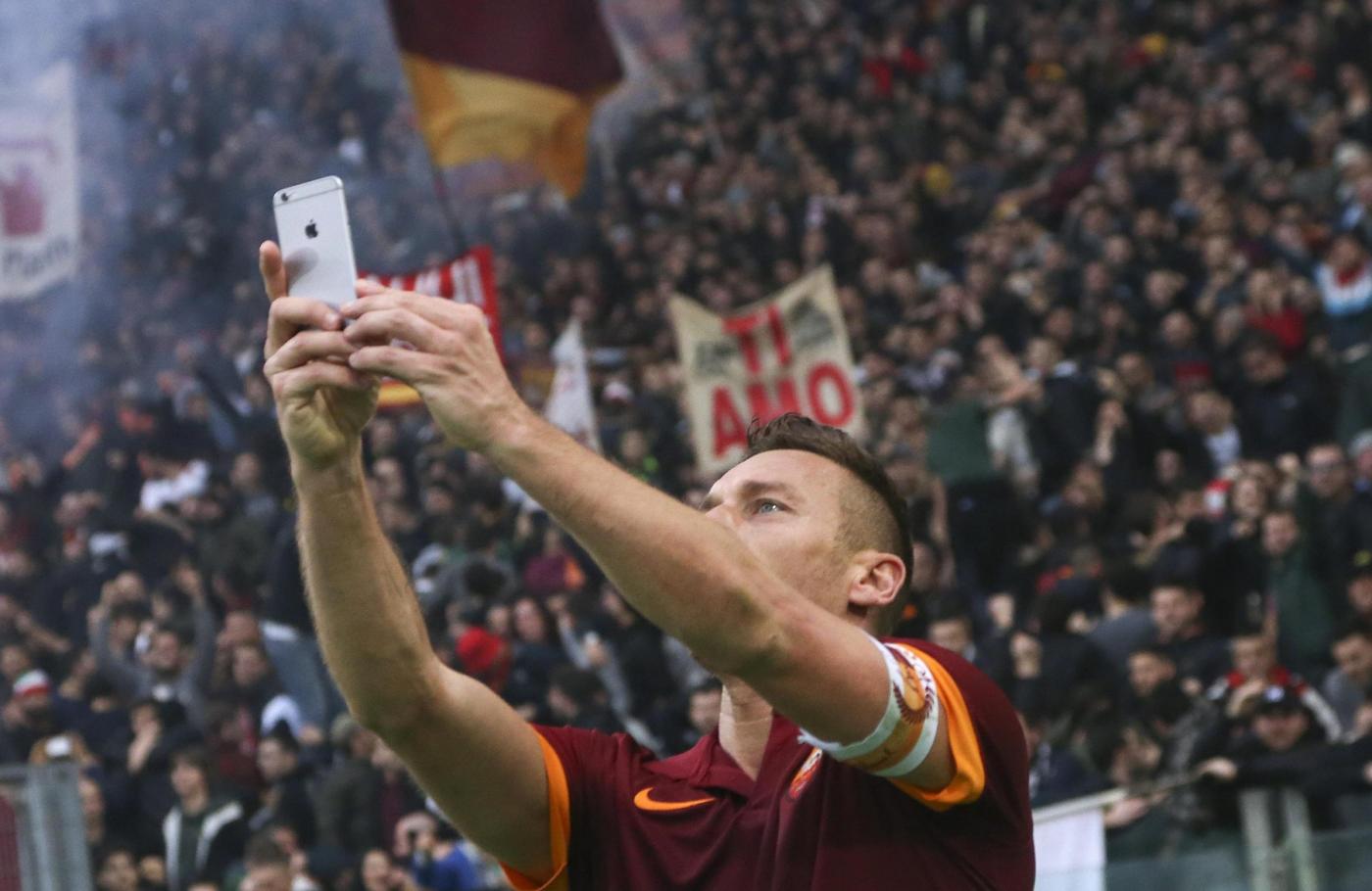 Selfie Totti Derby Lazio 2015 150x150