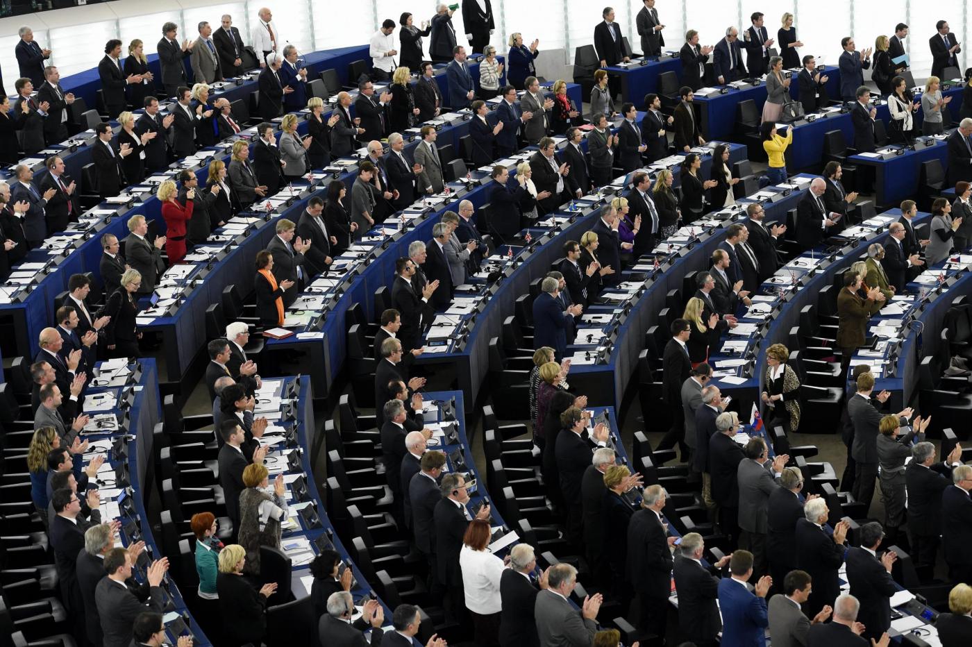 Parlamentari europei, italiani i più presenti e lavoratori