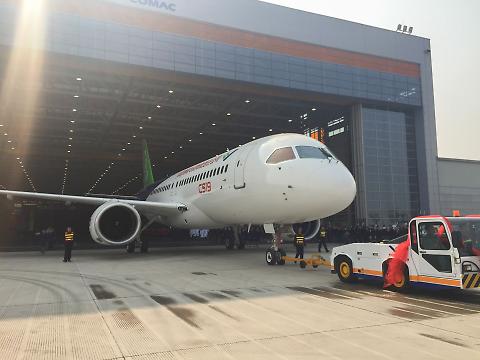 Il primo jet cinese passeggeri, C-919 sfida Boeing e Airbus