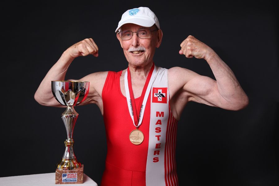 Charles Eugster, nonno da record si allena tutti i giorni e vince la corsa battendo il precedente