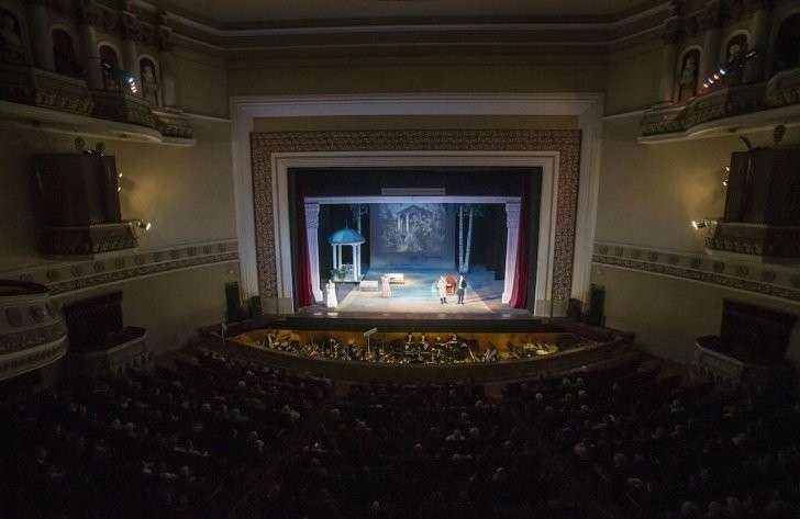 Guerra in Ucraina, il Teatro dell’Opera resta aperto: attori e musicisti lavorano gratis