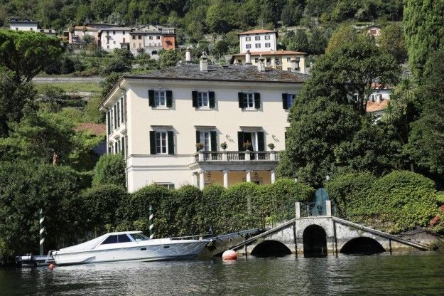 George Clooney, la villa sul lago di Como è blindata: multe salate per chi si avvicina