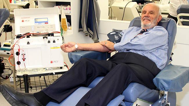 Il donatore di sangue che ha salvato oltre due milioni di bambini è andato in pensione