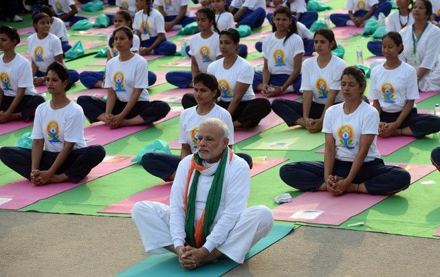 L’India festeggia la Giornata internazionale dello Yoga