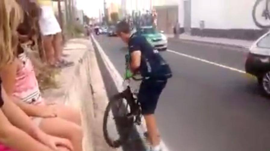 Una bici con motore nascosta dal meccanico Movistar alla Vuelta?