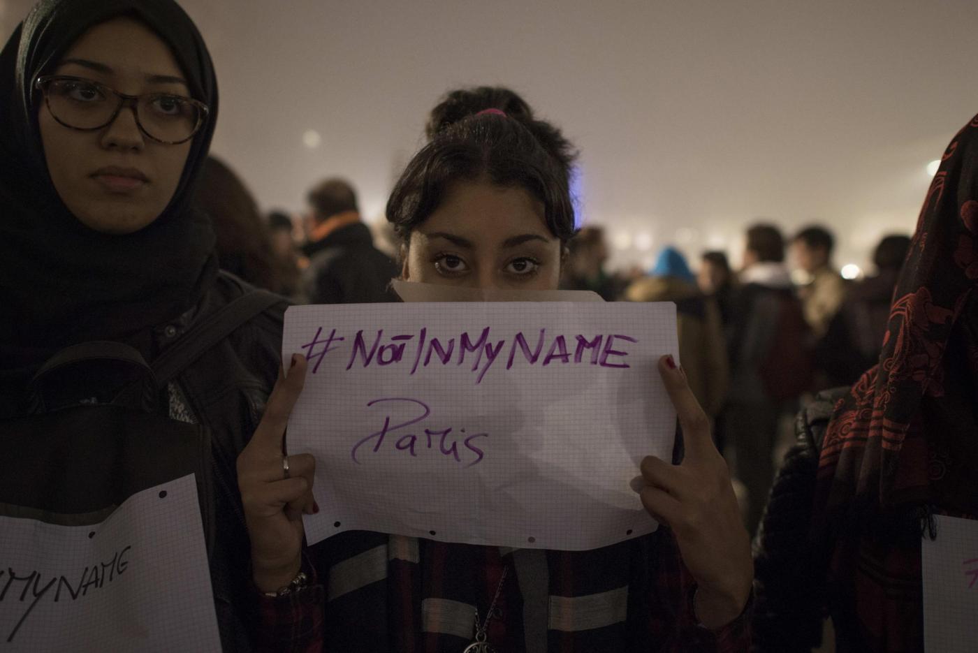not in my name manifestazione a Parigi dei musulmani