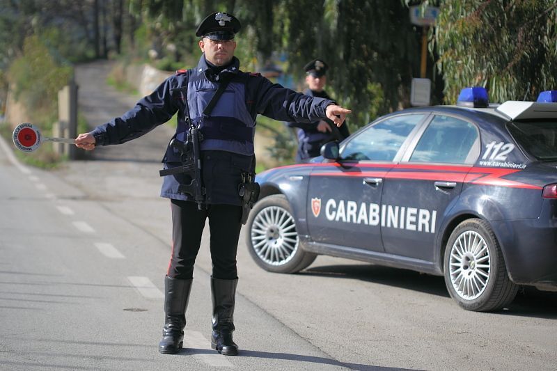 Carabinieri posto di blocco