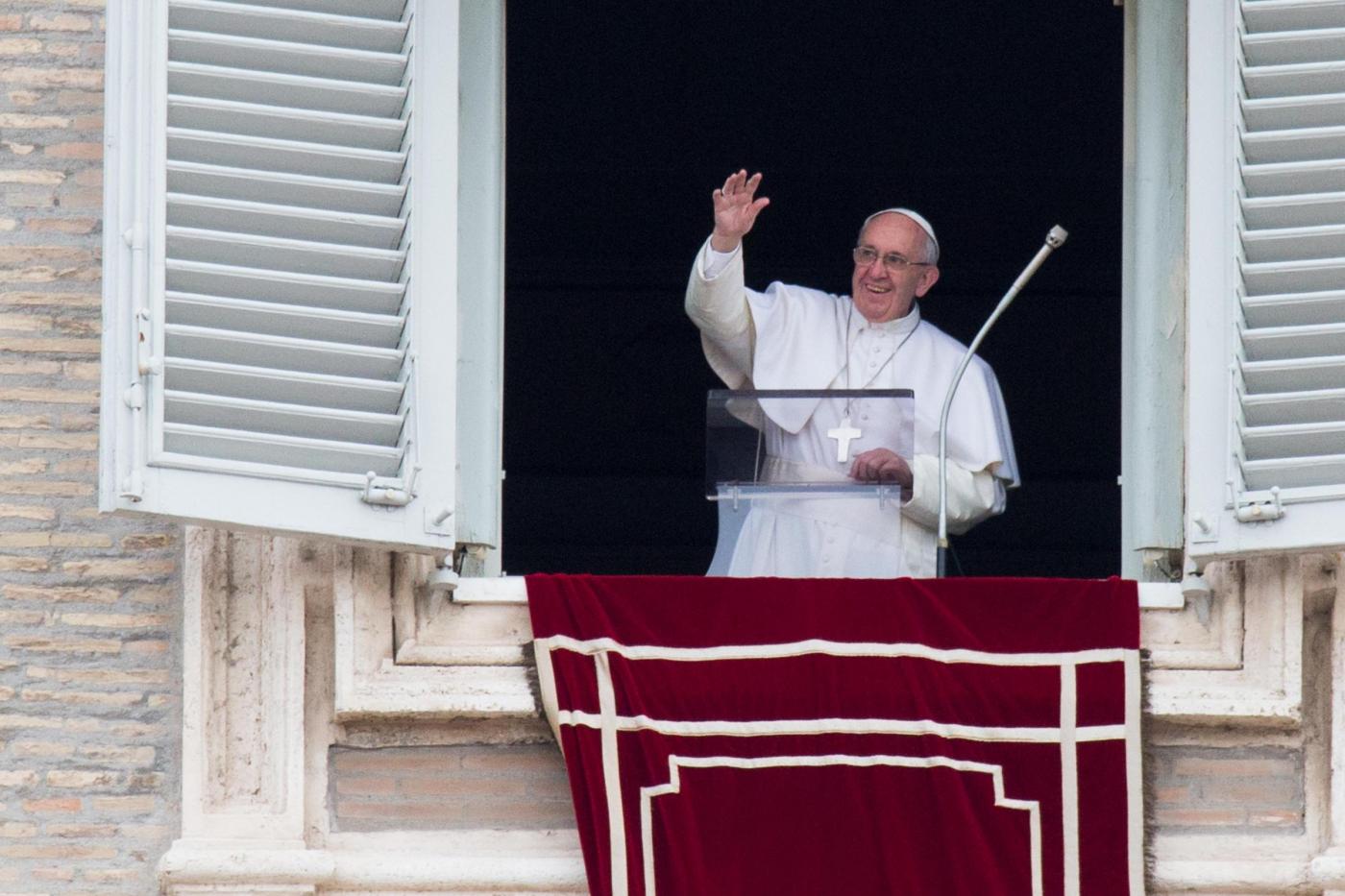 Papa Francesco sceglie un ex comunista e la paladina di aborto ed eutanasia come migliori italiani