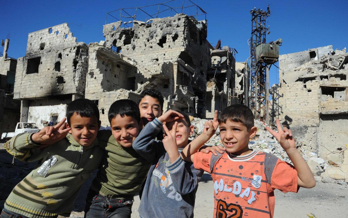 Guerra in Siria, il dramma dei bambini sotto assedio e in fuga dall’Isis