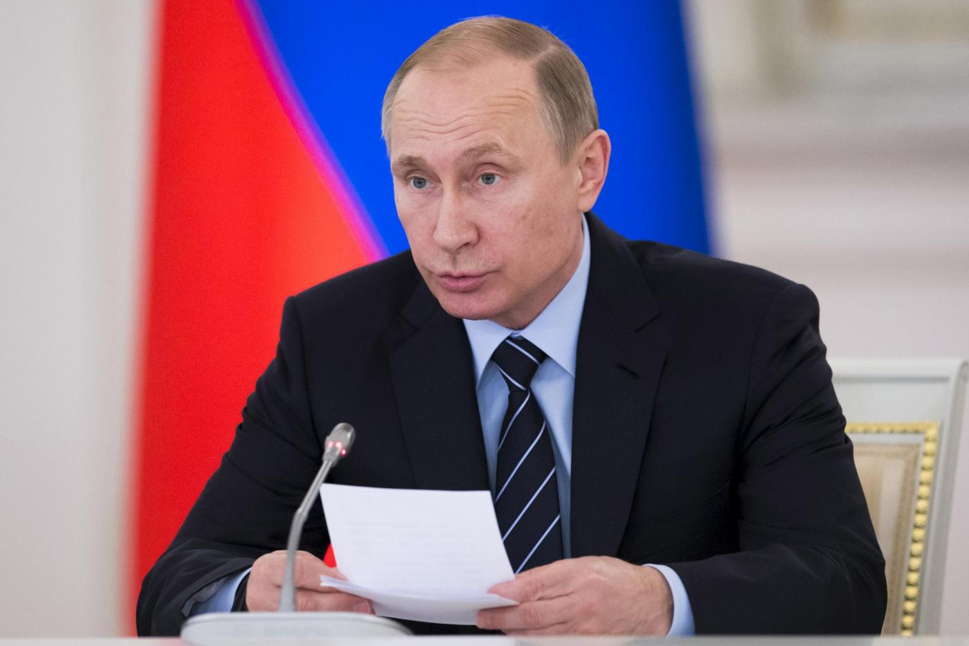 Russia, Putin all'incontro per i preparativi del Giorno della Vittoria