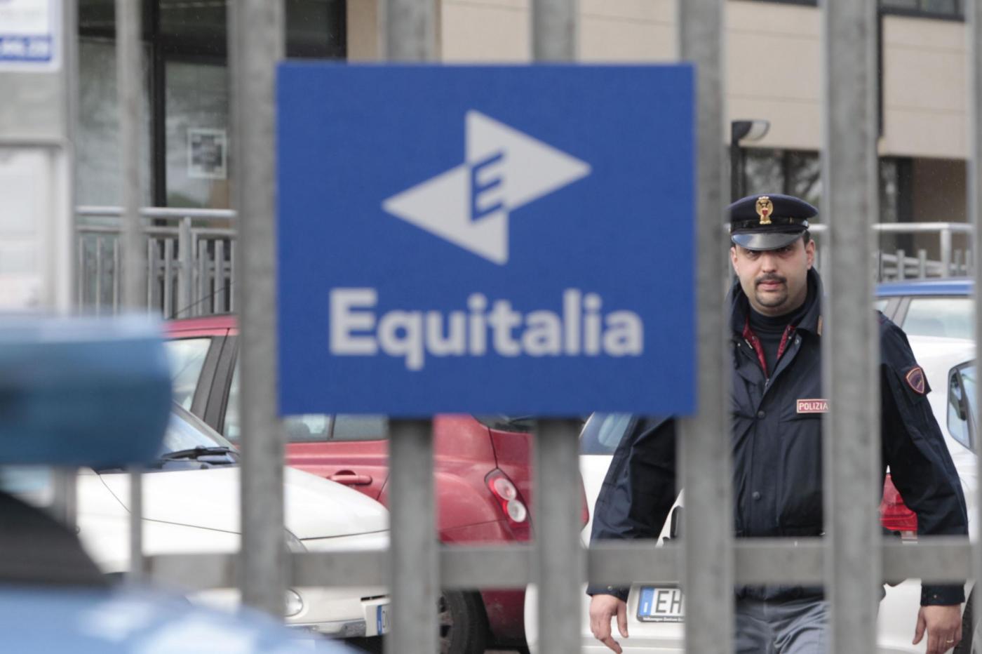Equitalia, continuano le intimidazioni in tutta Italia