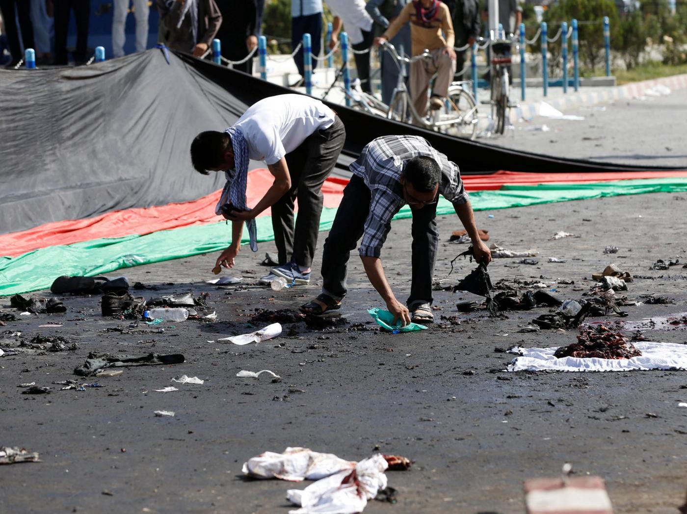 Attacco suicida durante manifestazione a Kabul
