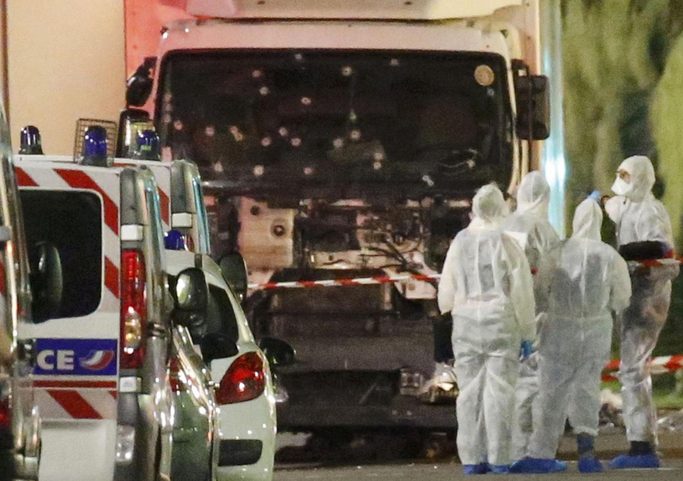Attentati terroristici: perché l’isis attacca la Francia