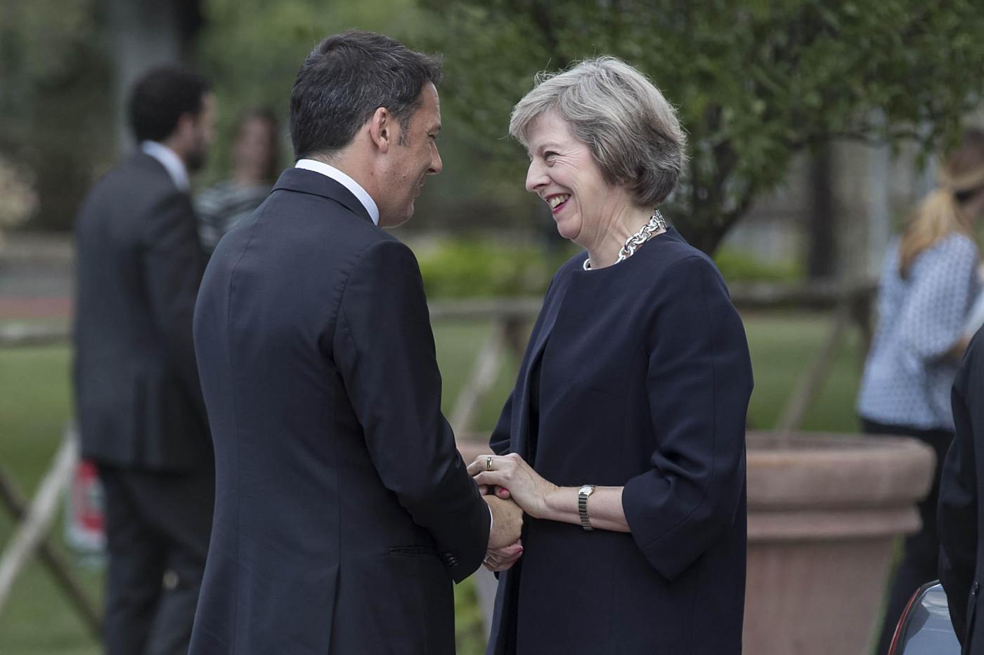 Matteo Renzi riceve Theresa May a Villa Villa Pamphilj