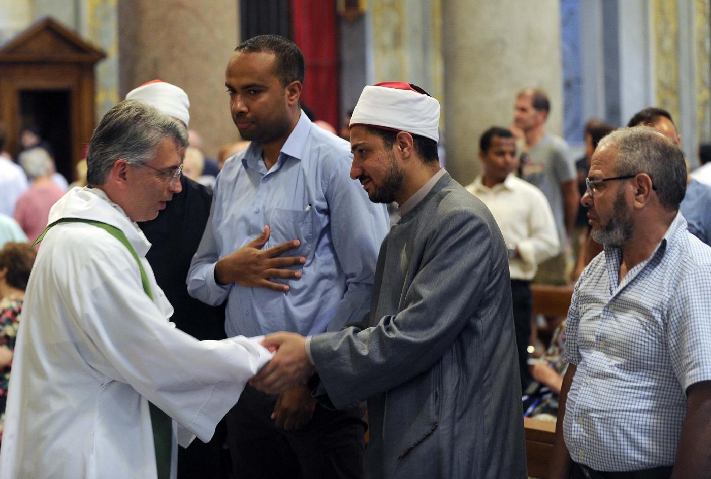Roma, Imam partecipano alla messa nella Chiesa di Santa Maria in Trastevere