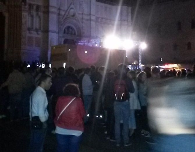 Bologna, tir bianco in piazza durante concerto Nomadi: ‘Sembrava Nizza’