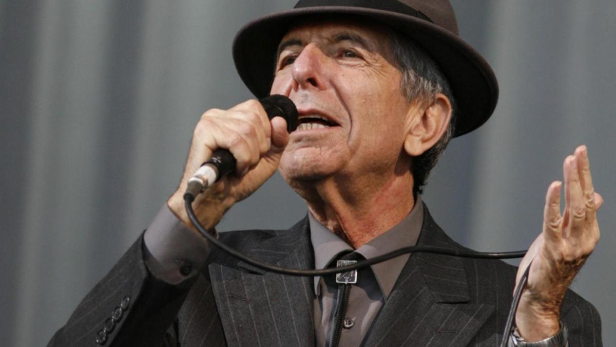 Leonard Cohen chi era il cantautore e poeta canadese morto a 82 anni