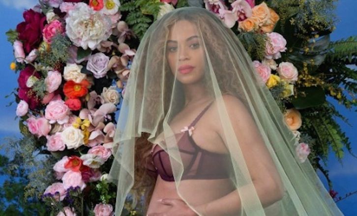 Beyoncé foto incinta su Instagram: è record di like