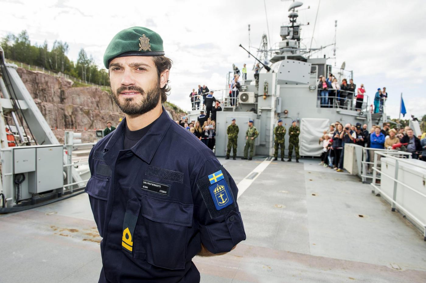 Il Principe Carlo Gustavo di Svezia partecipa a delle esercitazioni militari