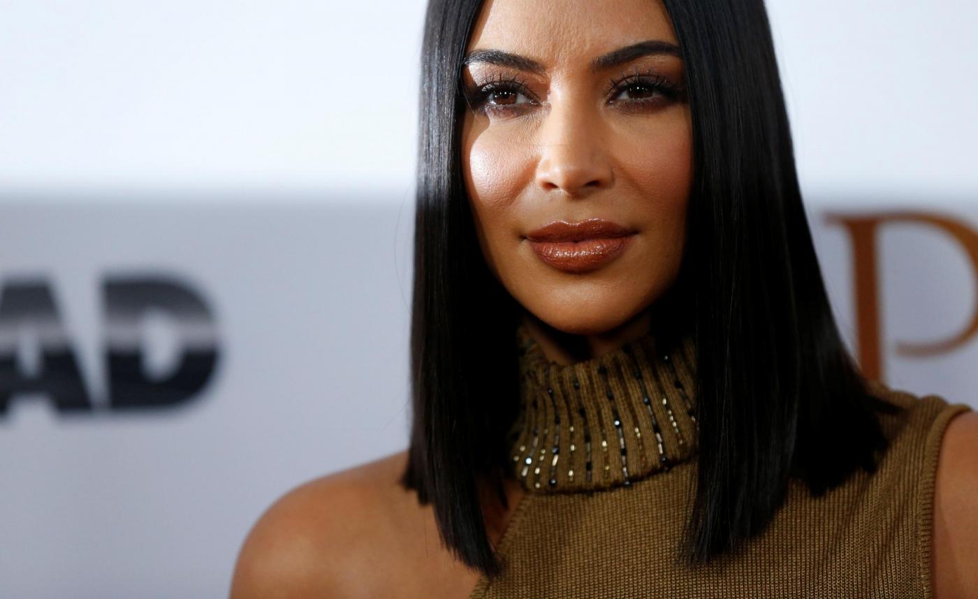 Kim Kardashian, cellulite sul lato B come le donne normali… altro che Paper!