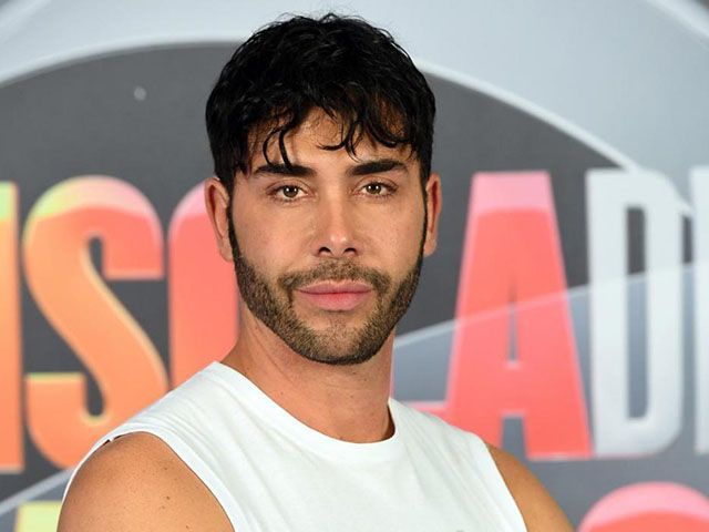 L'Isola dei Famosi 12 Giacomo Urtis flirt