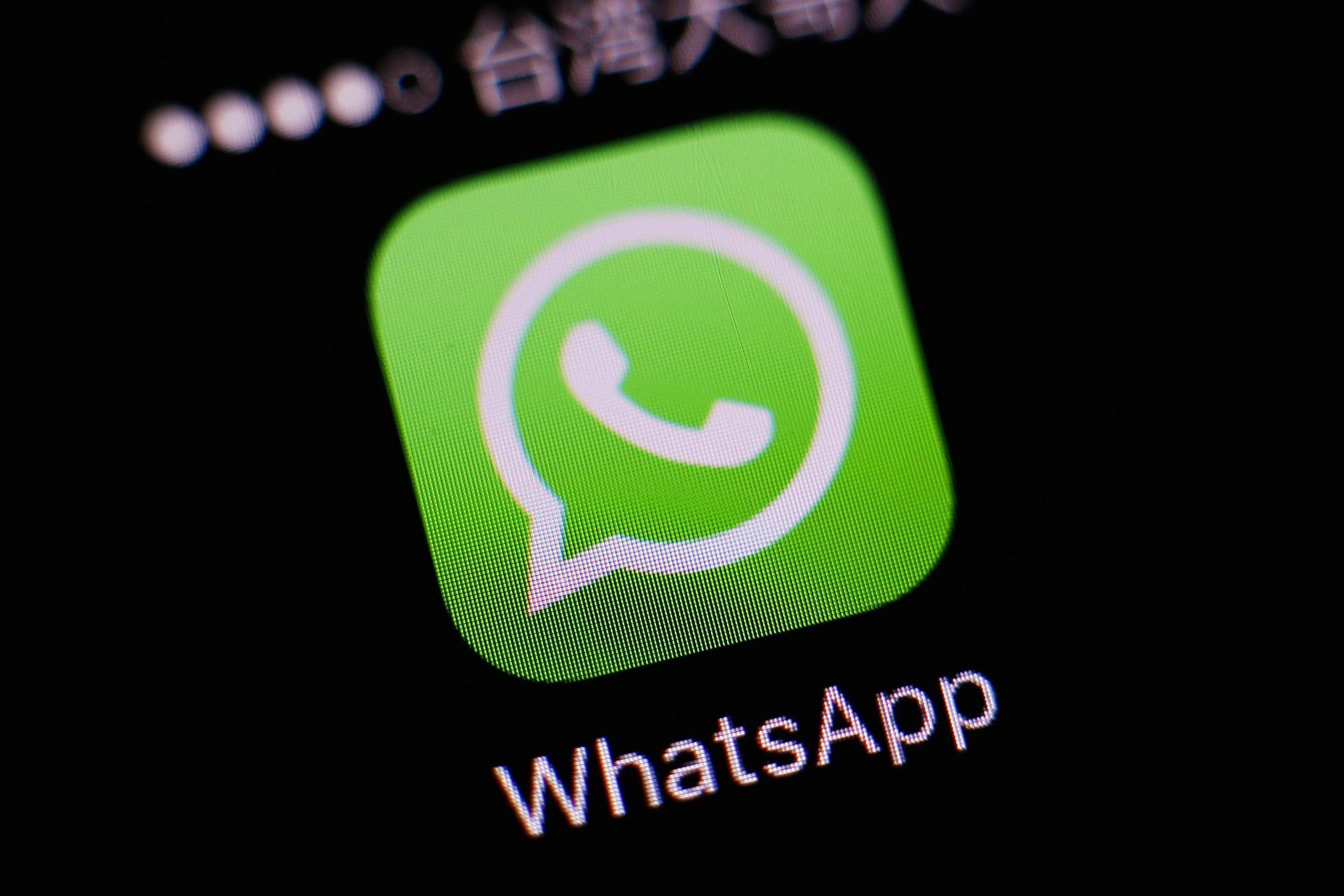 Truffe WhatsApp: attenzione al nuovo messaggio fake che attiva un servizio a pagamento