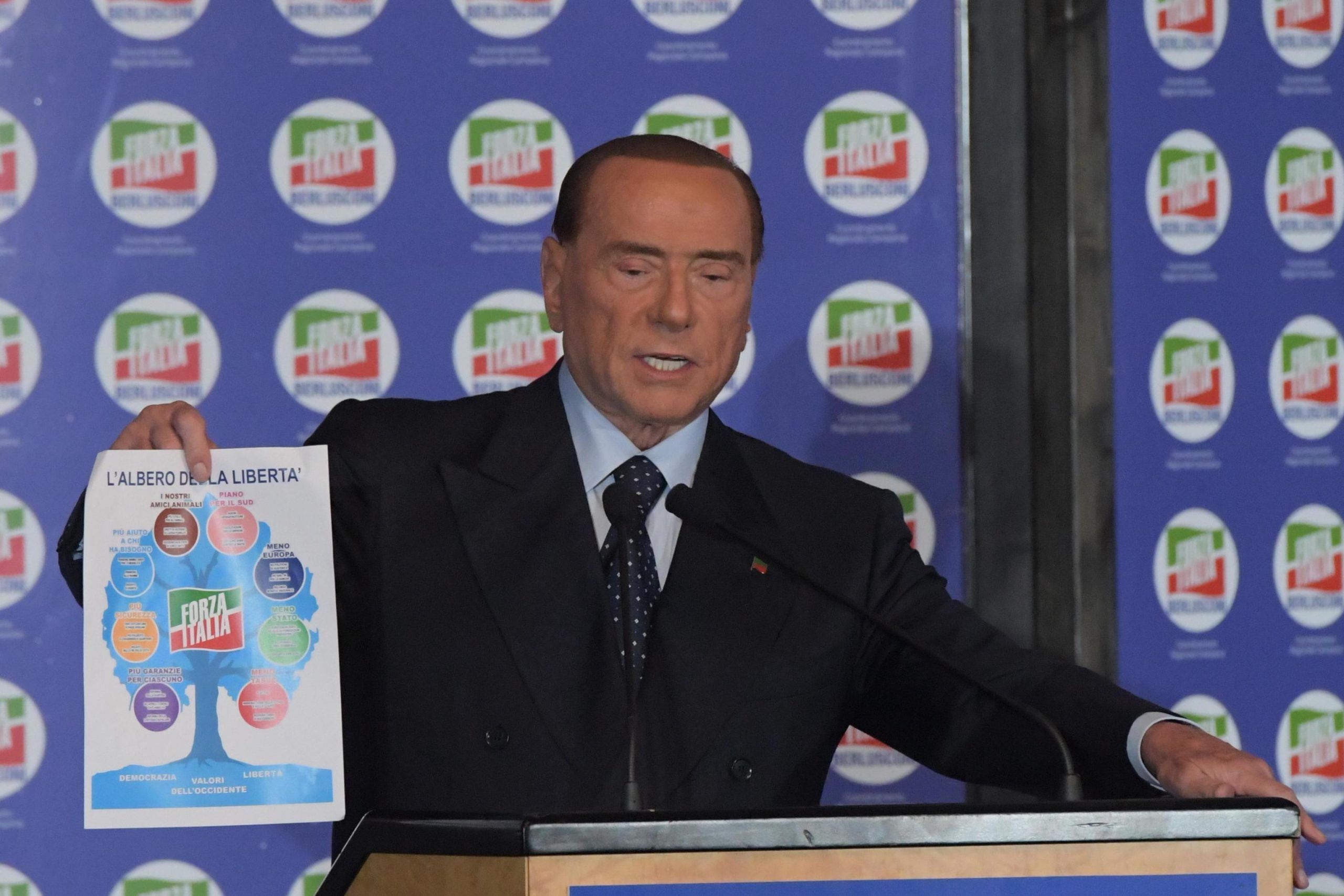 Berlusconi, programma politico Forza Italia: pensioni a mamme e diritti animali