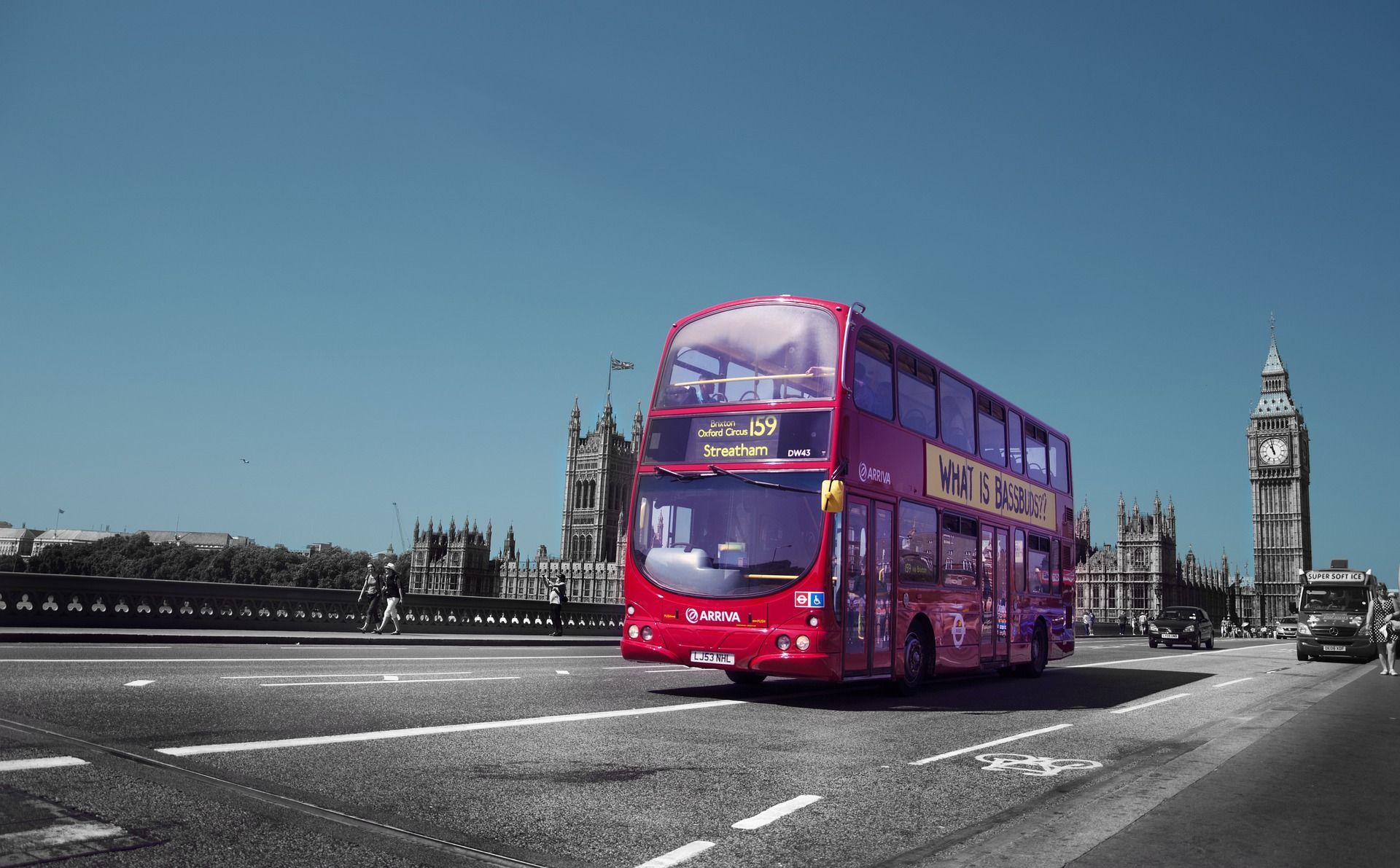 A Londra gli autobus vanno a caffè: l’invenzione ecologica che mette in moto la City