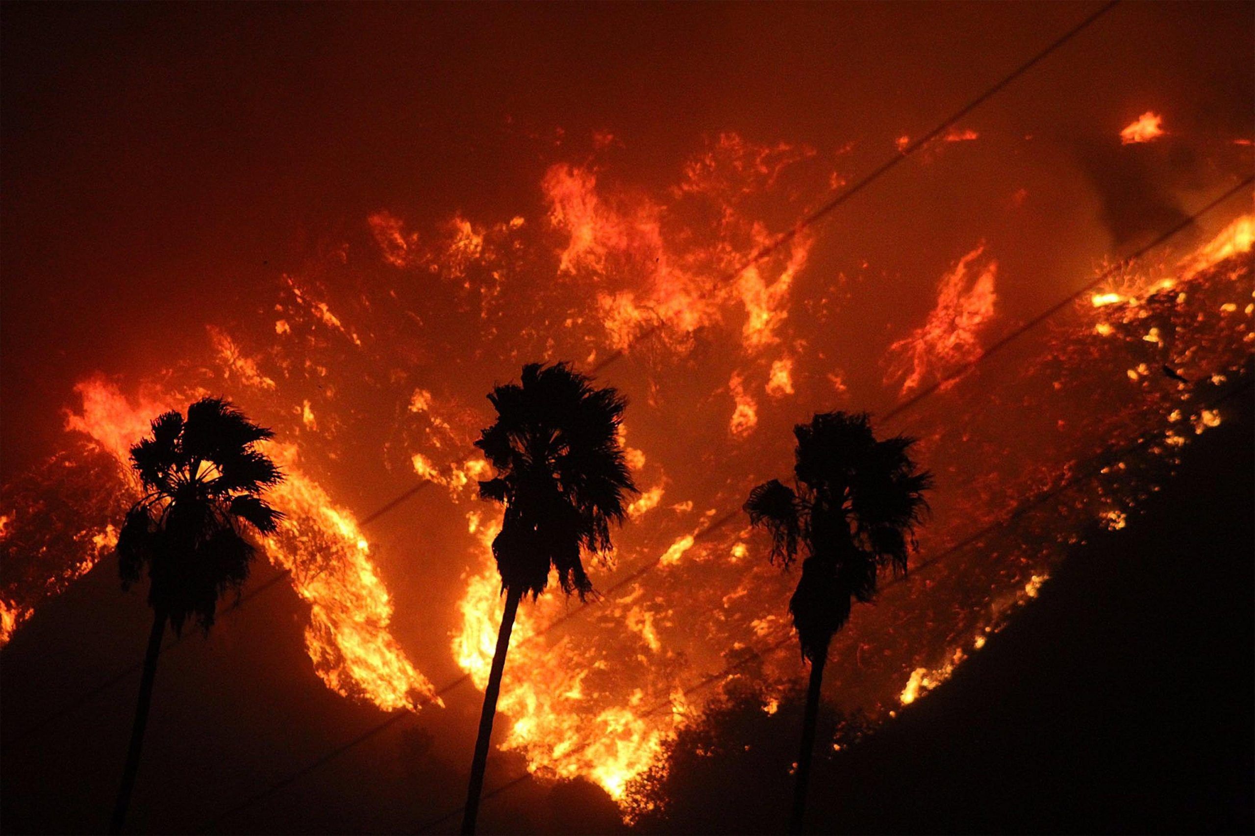 L'incendio in California