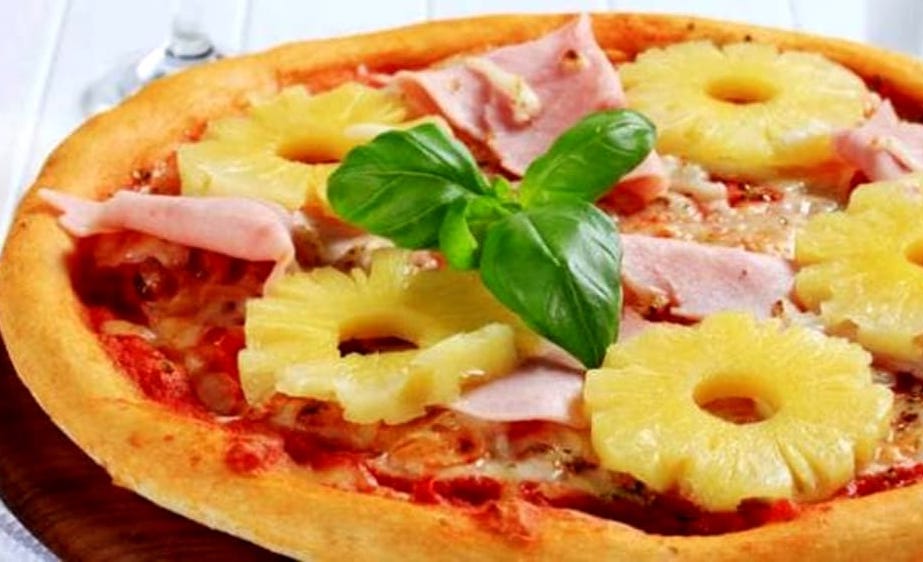 pizza con ananas