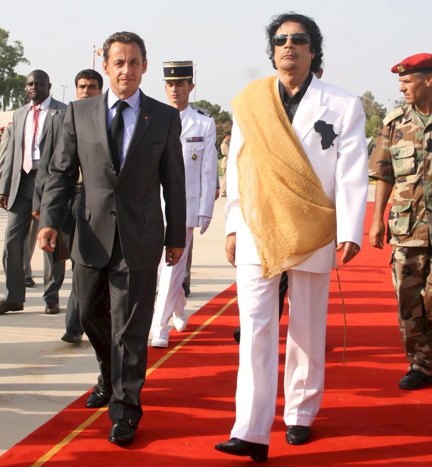 Nicolas Sarkozy fermato per un presunto finanziamento illecito del rais libico Gheddafi