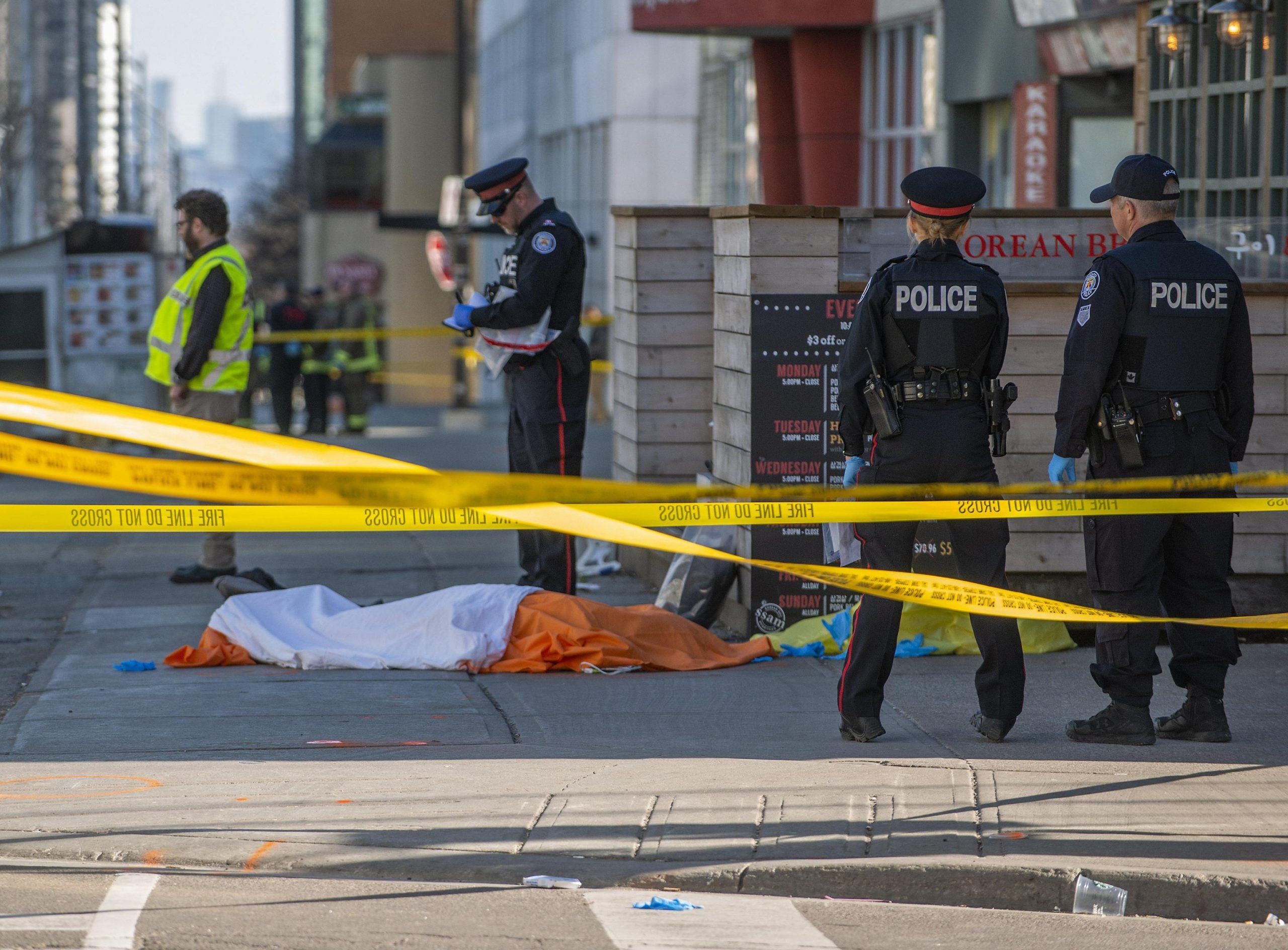 Strage di Toronto: il killer è uno studente solitario di 25 anni