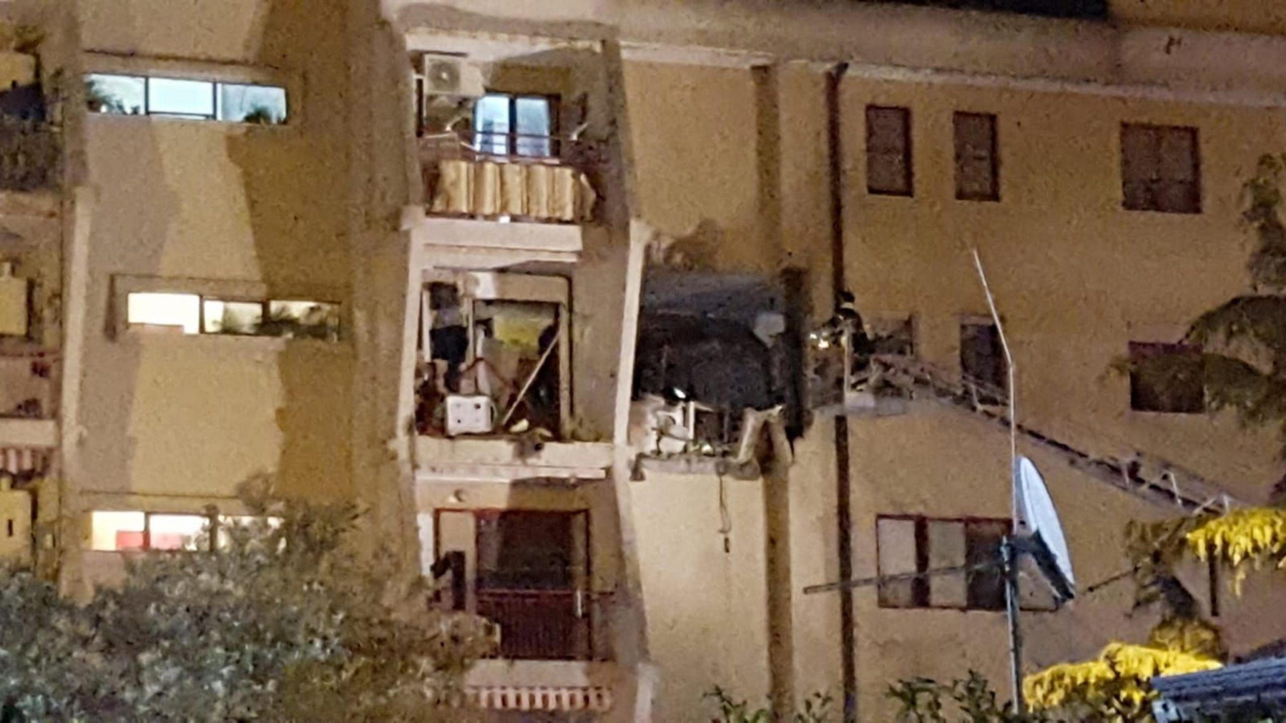 Esplosione in casa Crotone, 2 morti e 4 feriti