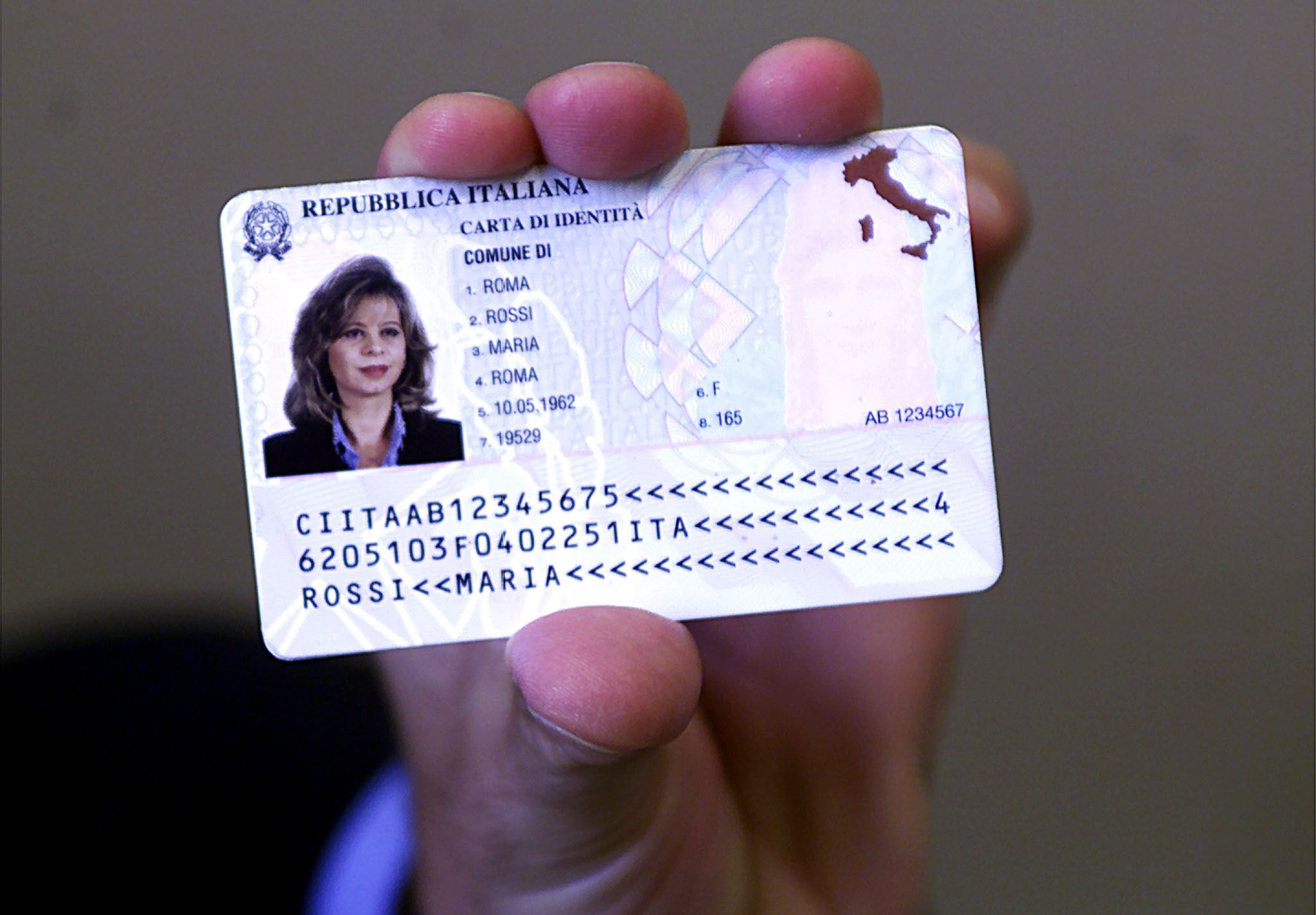 Carta d'identità elettronica nuova procedura di prenotazione dal 1° luglio