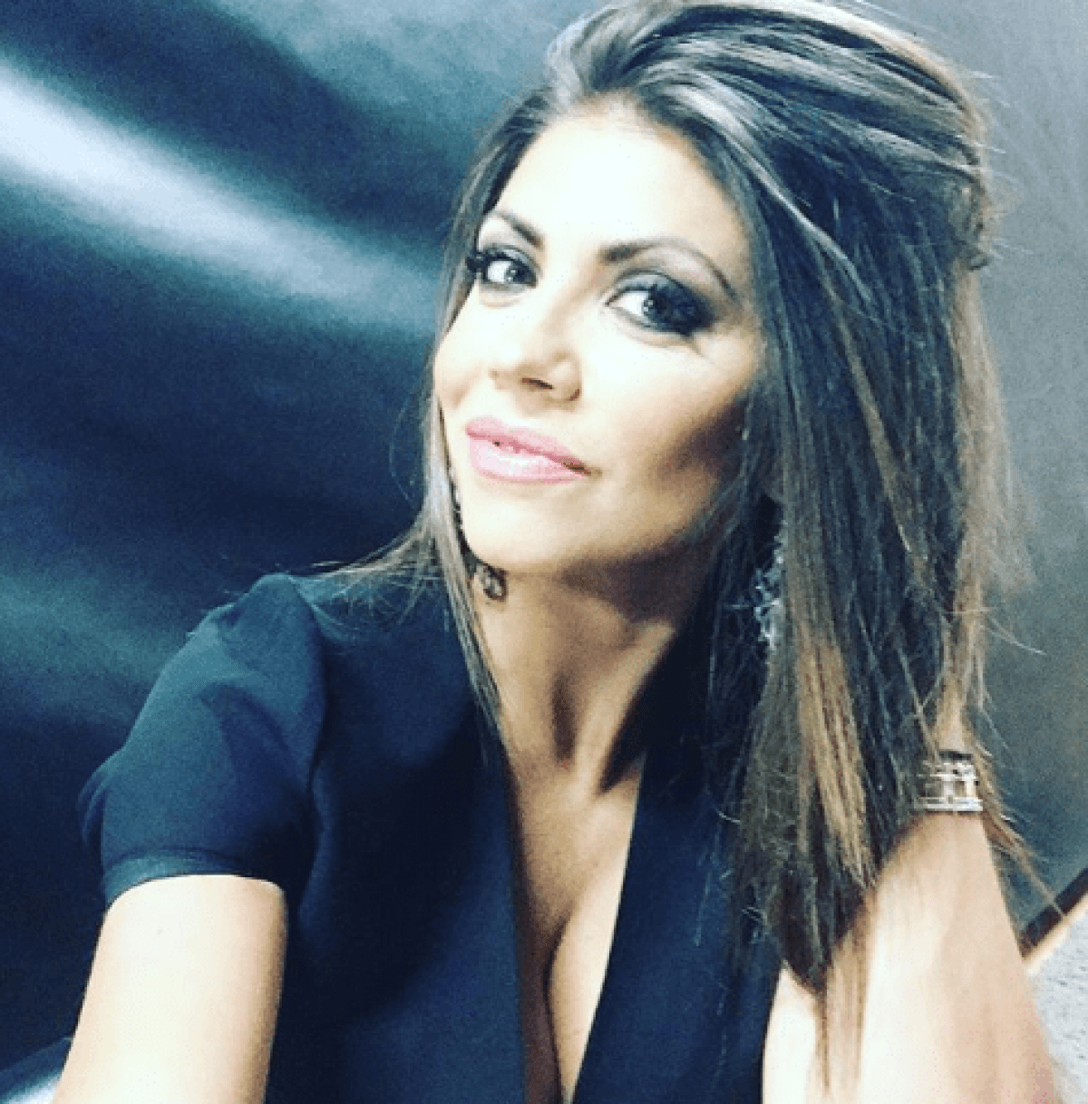 Flora Canto Ironia Sui Ritocchini Di Showgirl E Similari Postano Foto Naturali E Genuine Nanopress