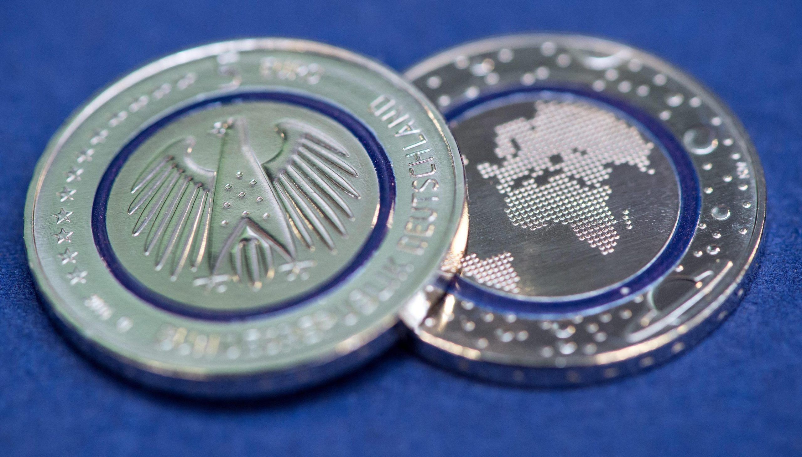 La Germania conia una moneta da 5 euro: vale solo entro i confini del Paese