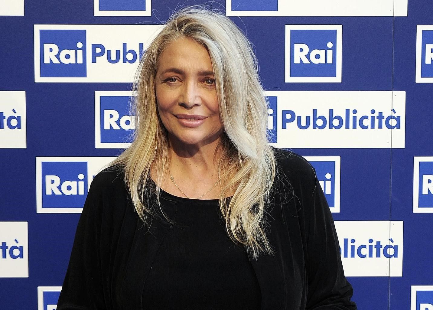 Mara Venier attacca Cristina Parodi: ‘Domenica In indebolita’. Maurizio Costanzo rincara la dose