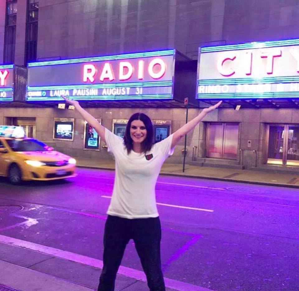 Laura Pausini a New York, lo sfogo: ‘Ricordo le facce di chi non credeva in me’